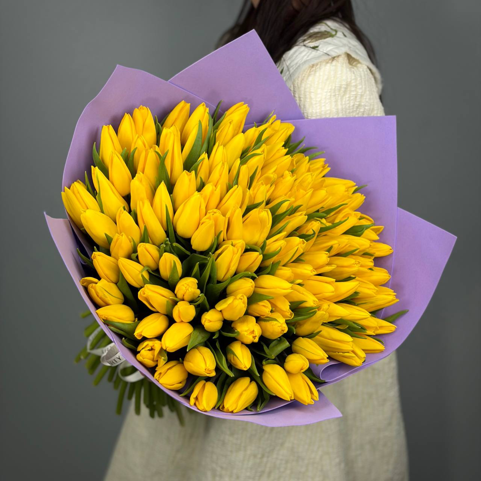 Букет из 101 желтых тюльпанов
