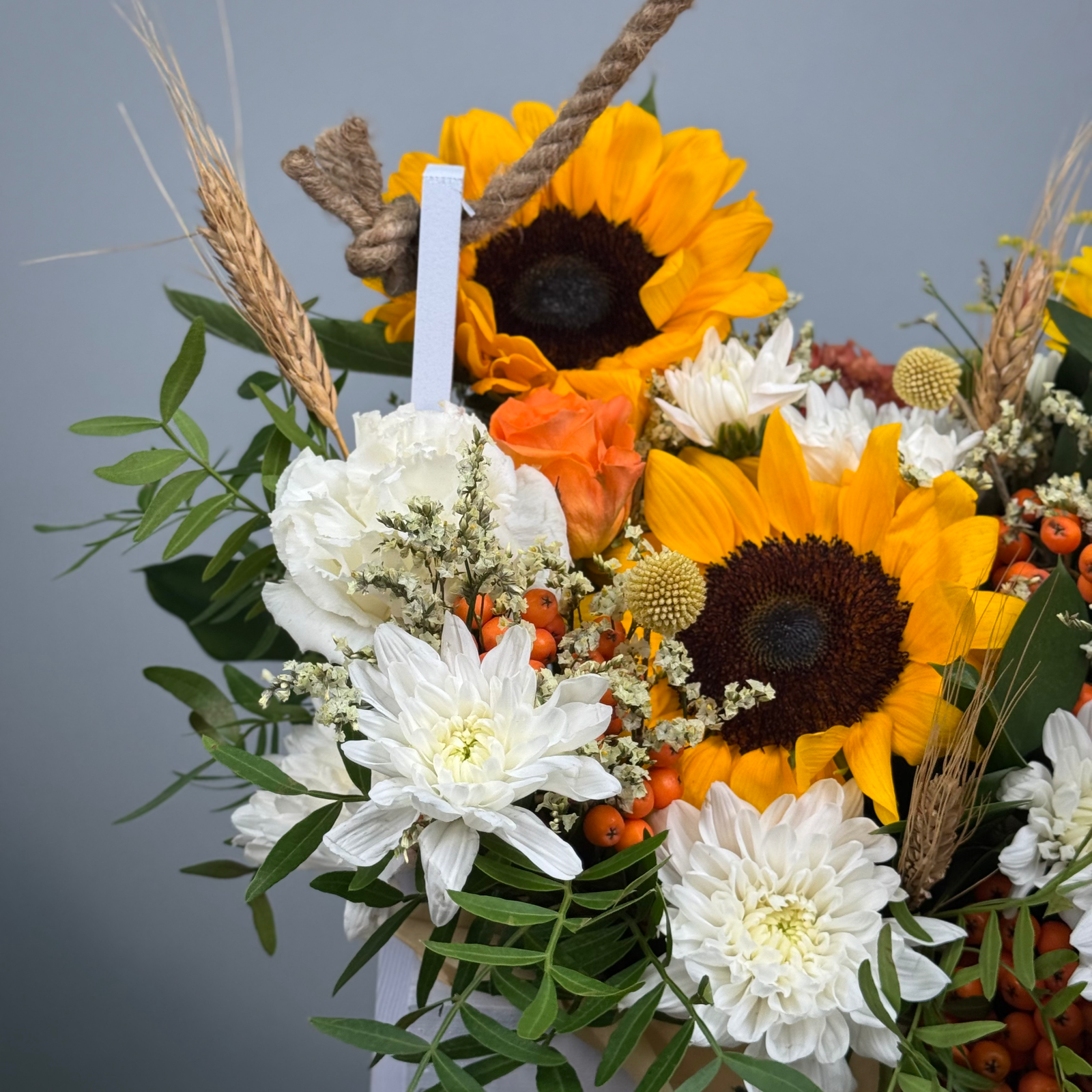 Цветы в ящике Краски лета