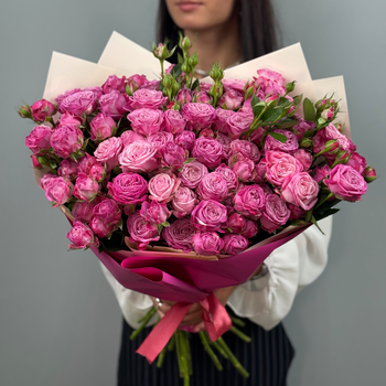 Букет кустовых пионовидных роз Бомбастик (25 шт )