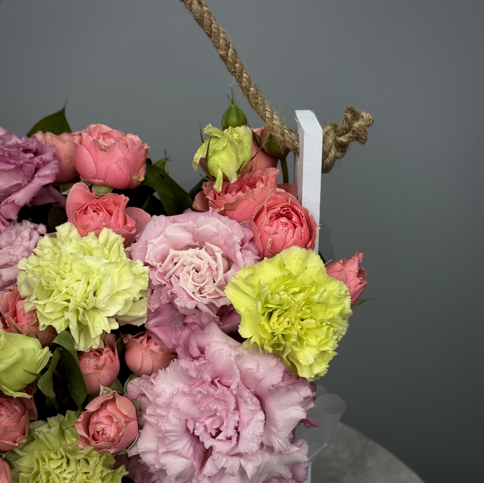 Цветы в ящике Искра 