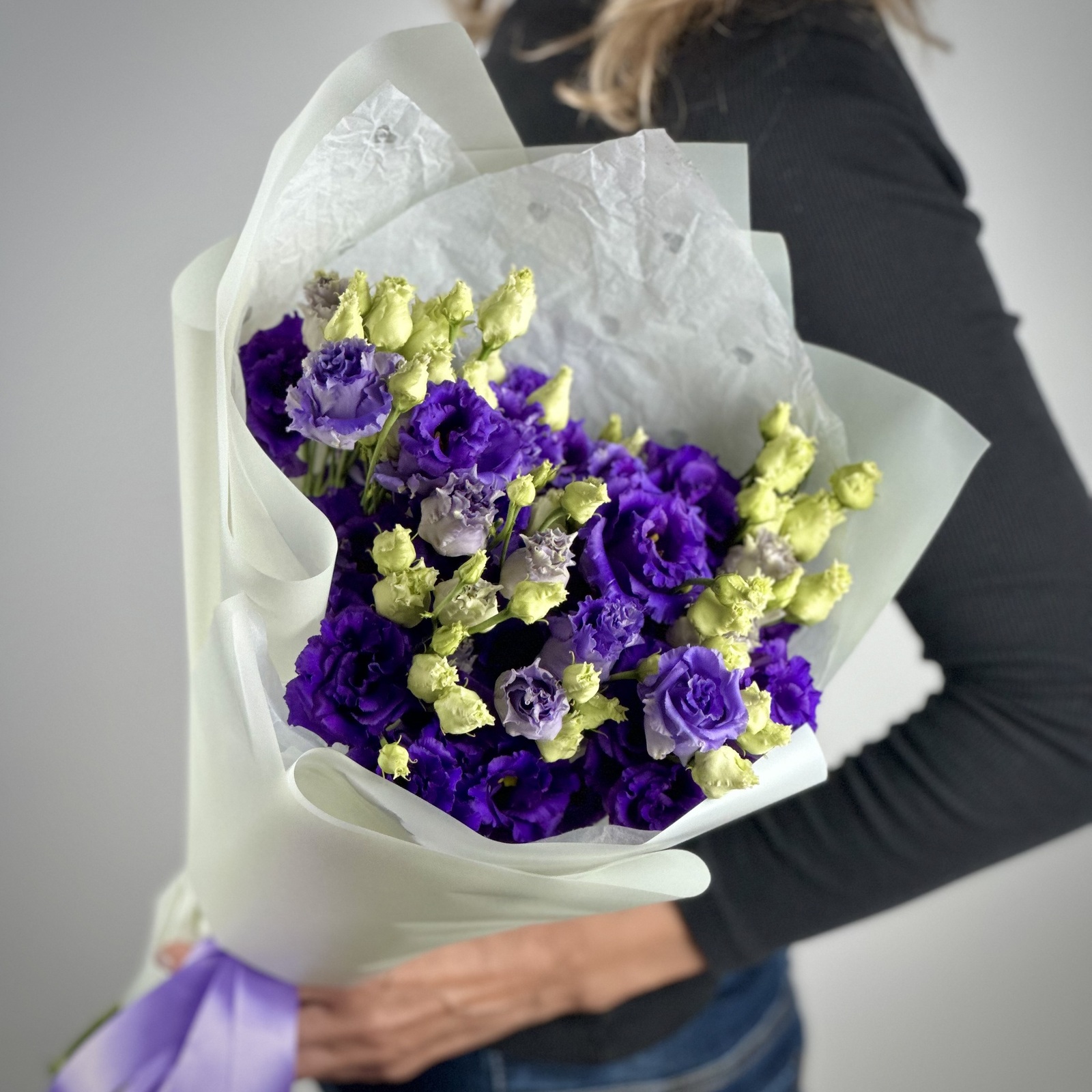 Букет из 9 фиолетовых лизиантусов