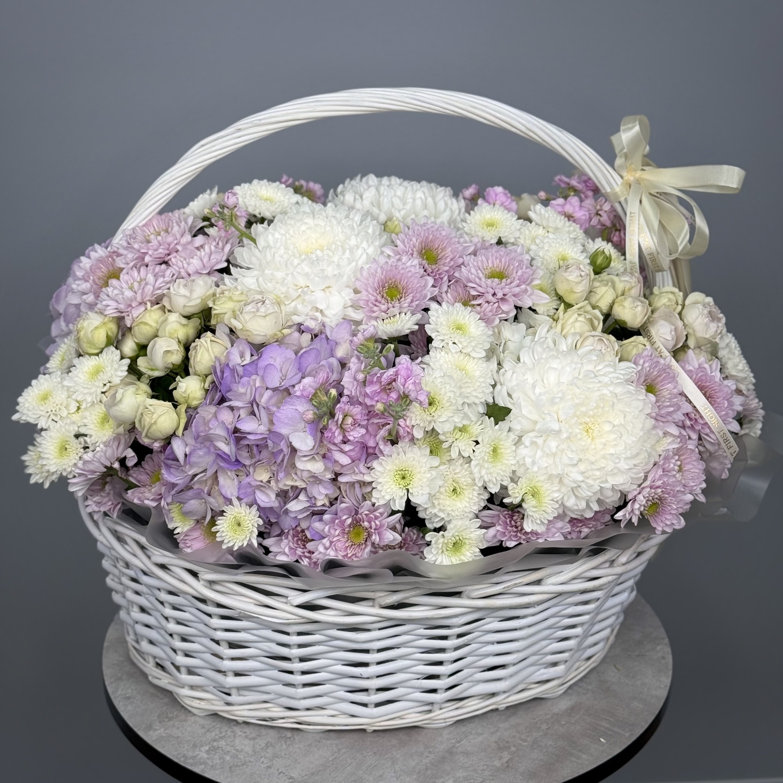 Цветы в корзине Марсианка