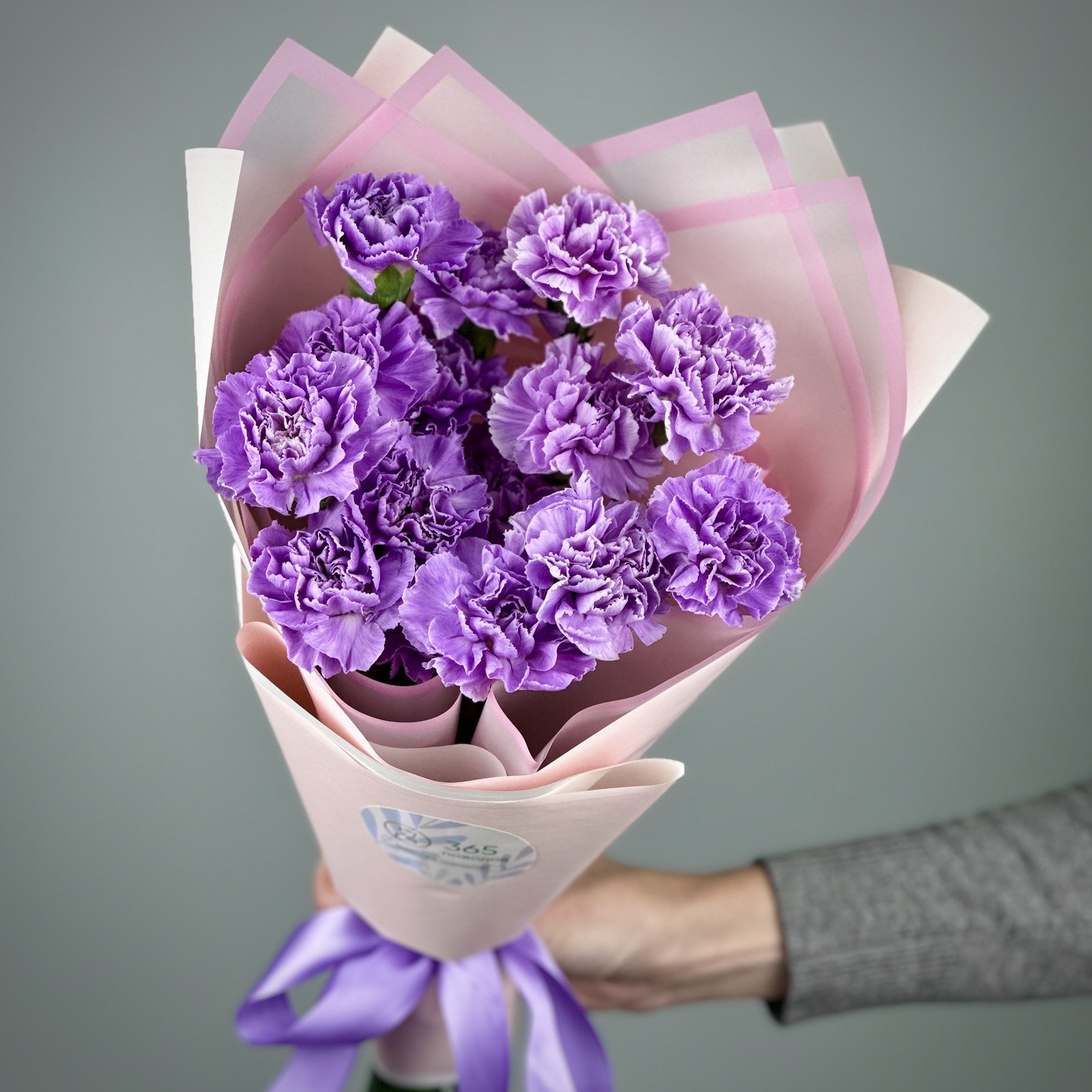 Букет из 15 сиреневых гвоздик