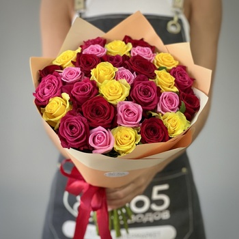 Букет из 31 яркой розы 50 см