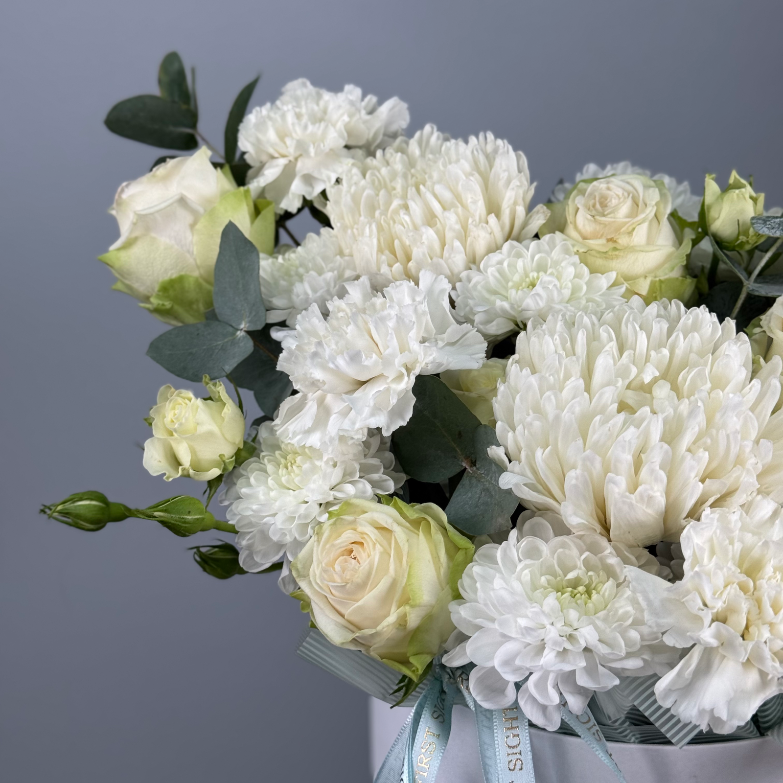 Цветы в коробке Тепло без слов