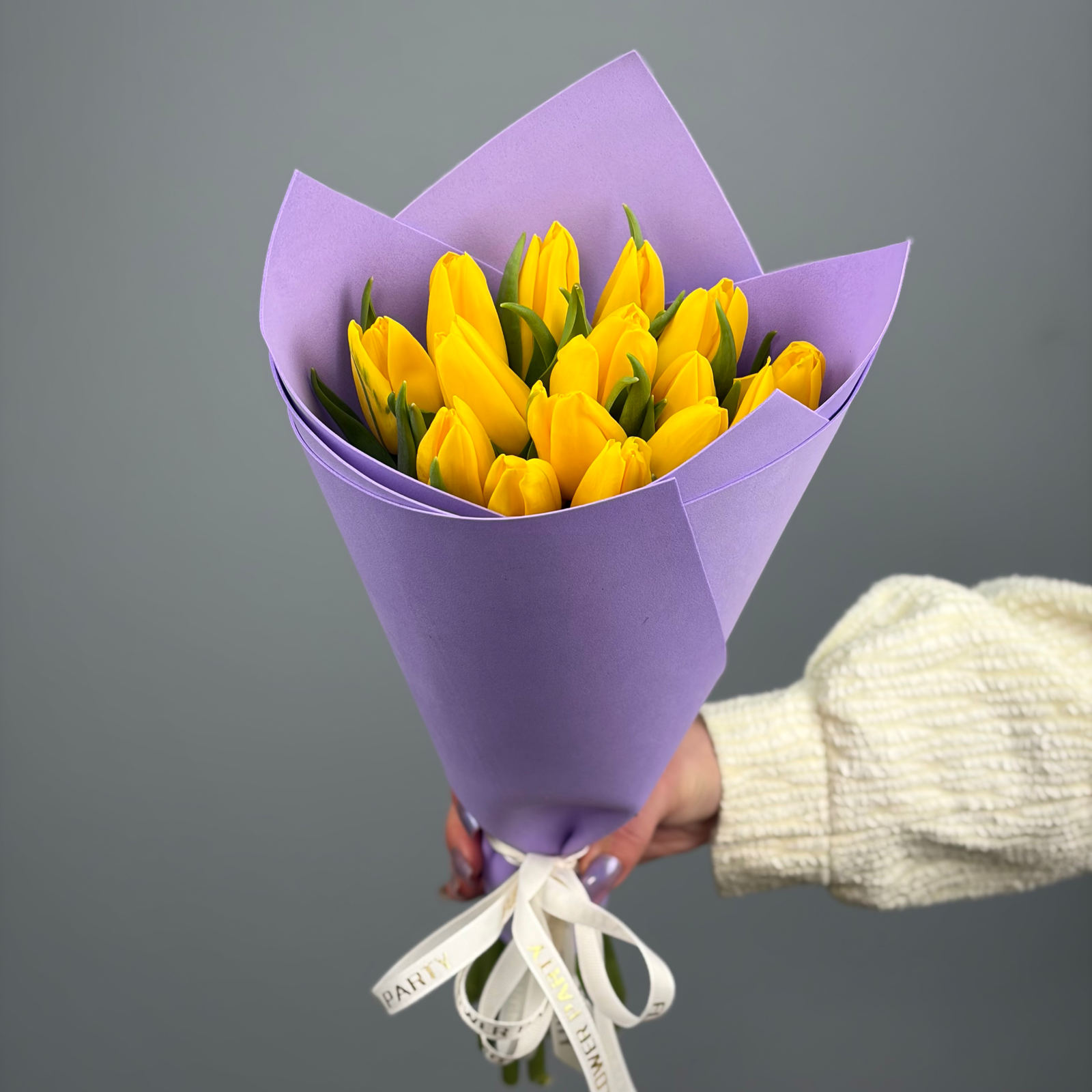 Букет из 15 желтых тюльпанов