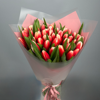 Букет из 101 красных тюльпанов