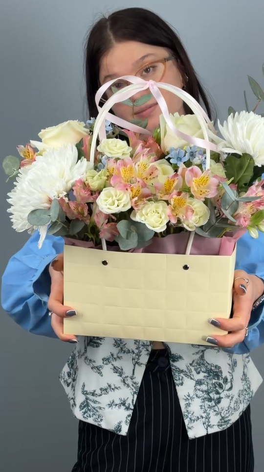 Цветы в коробке Нежный аккорд