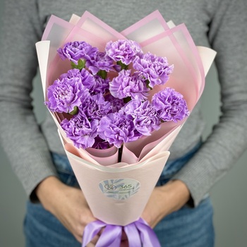 Букет из 15 сиреневых гвоздик