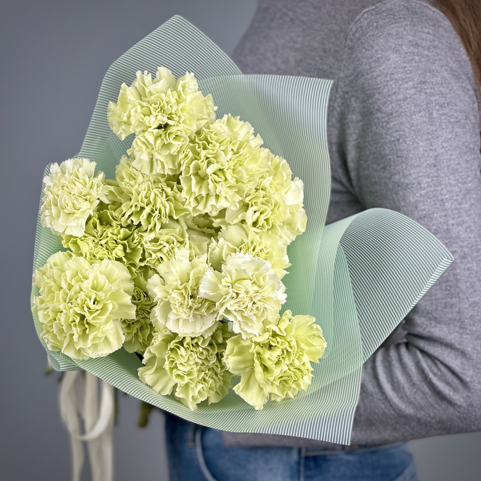 Букет из 15 фисташковых гвоздик