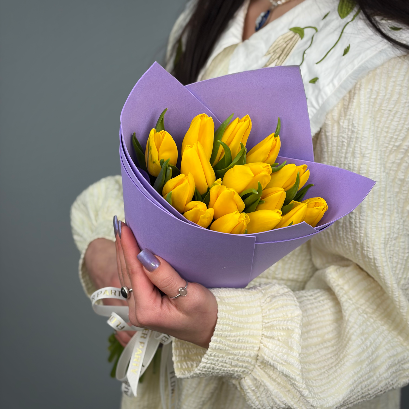 Букет из 15 желтых тюльпанов