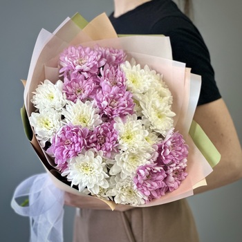 Букет из 7 нежных кустовых хризантем