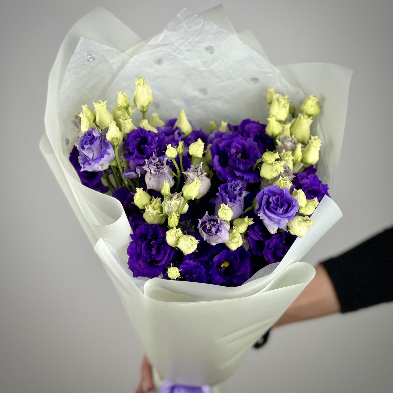 Букет из 9 фиолетовых лизиантусов