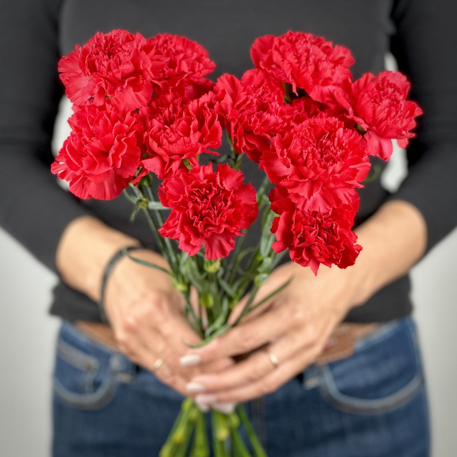 Букет из 11 красных гвоздик