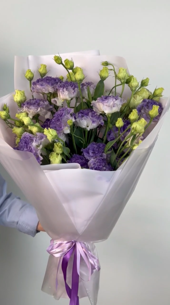 Букет из 5 фиолетовых лизиантусов