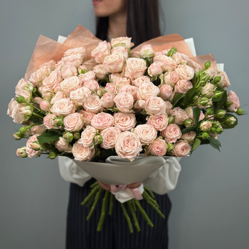 Букет кустовых пионовидных нежно-розовых роз  (25 шт)