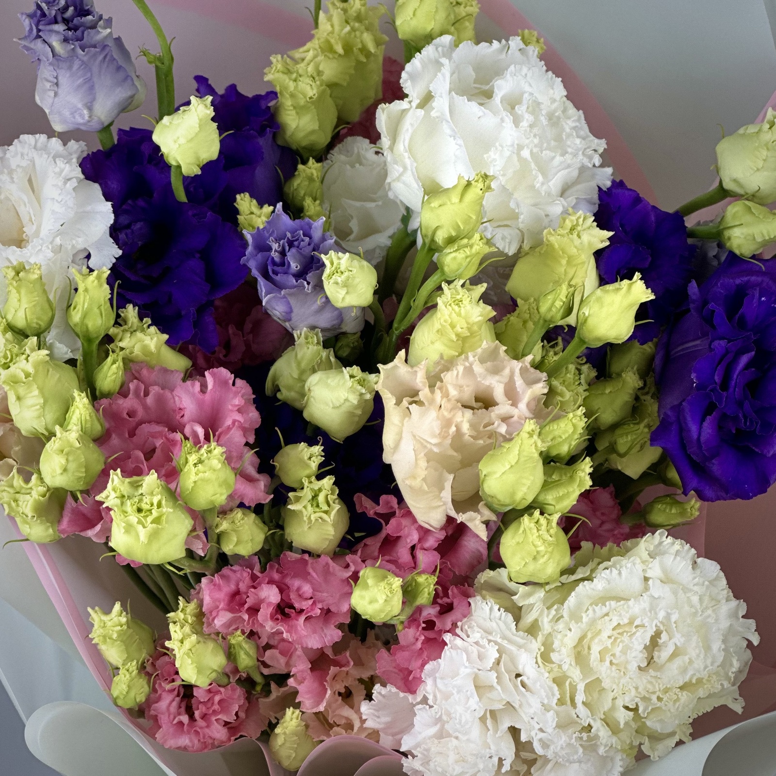 Букет из 9 лизиантусов микс