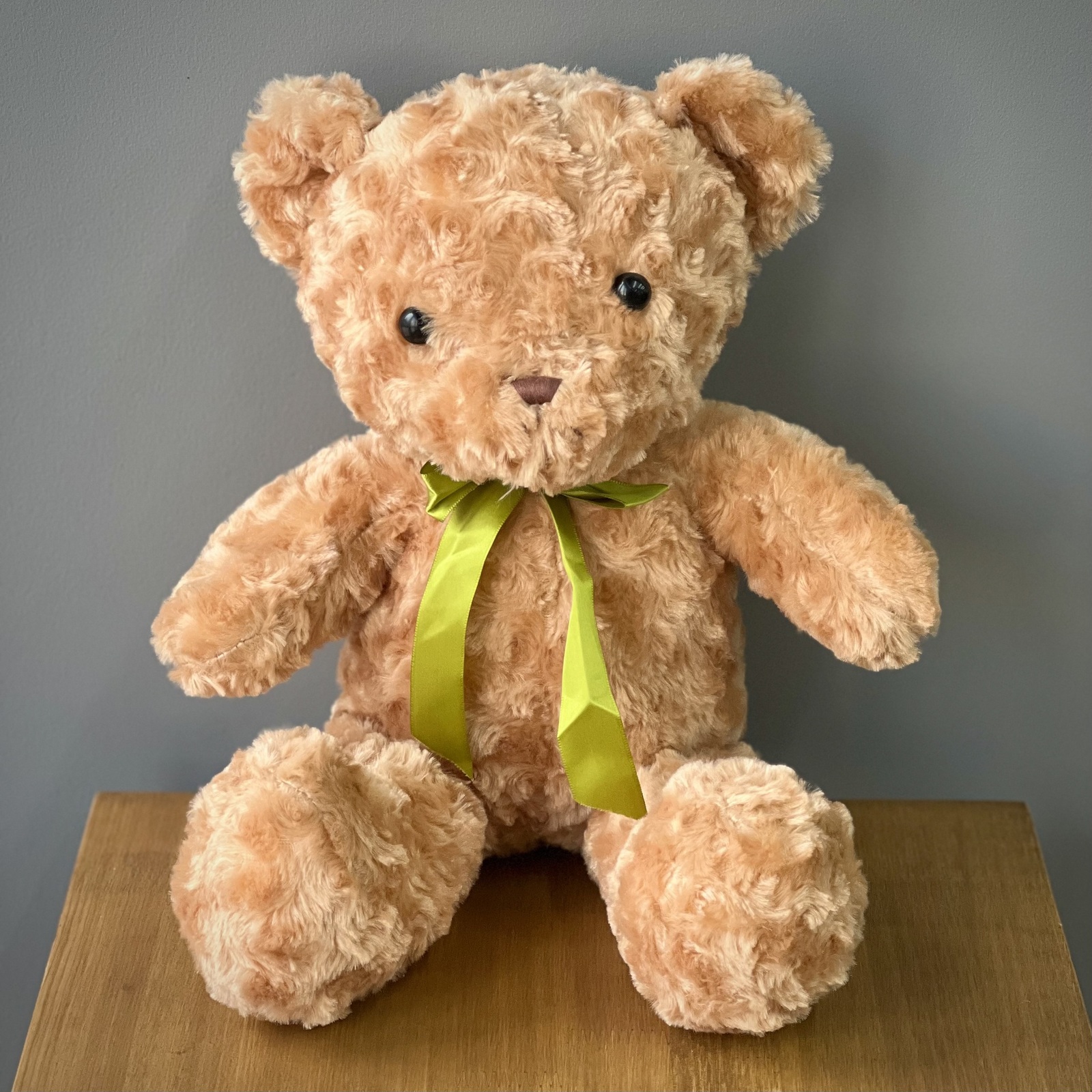 Медведь 50 см с лентой (цвет светло-коричневый)