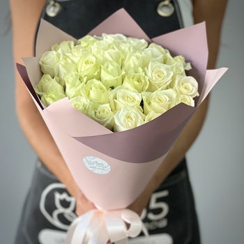 Букет из 31 белой розы 60 см