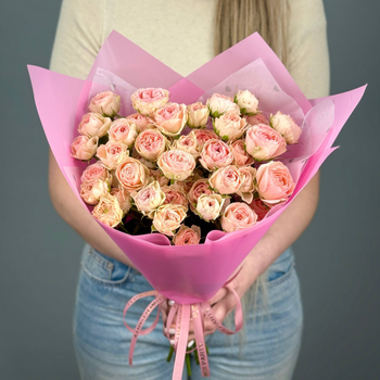 Букет из 11 кустовых роз "Тайна любви"