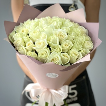 Букет из 41 белой розы 50 см