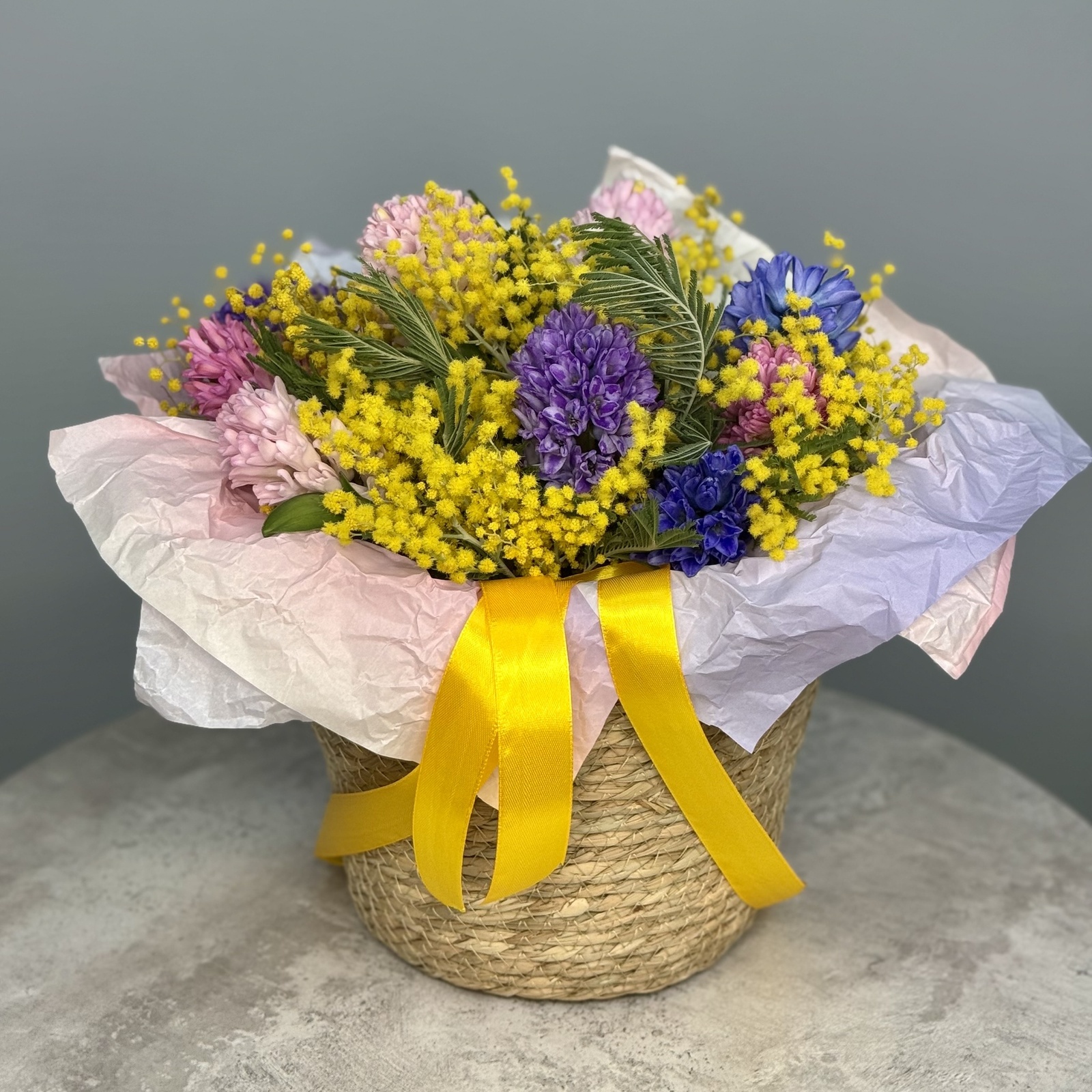 Цветы в корзине Весенний сад