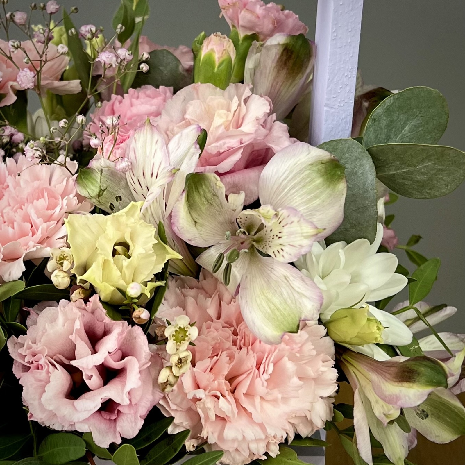 Цветы в ящике Дюймовочка