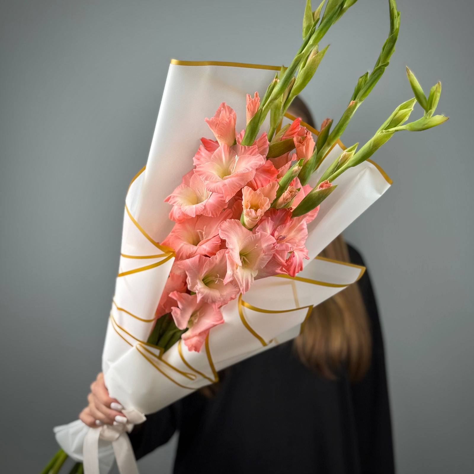 Букет из 5 розовых гладиолусов