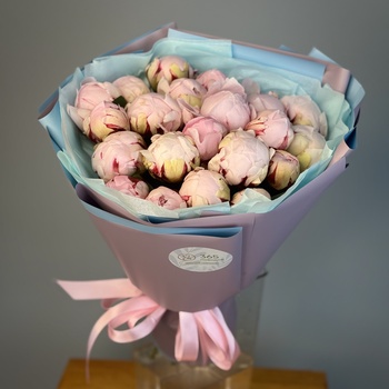 Букет из 17 пионов Сара