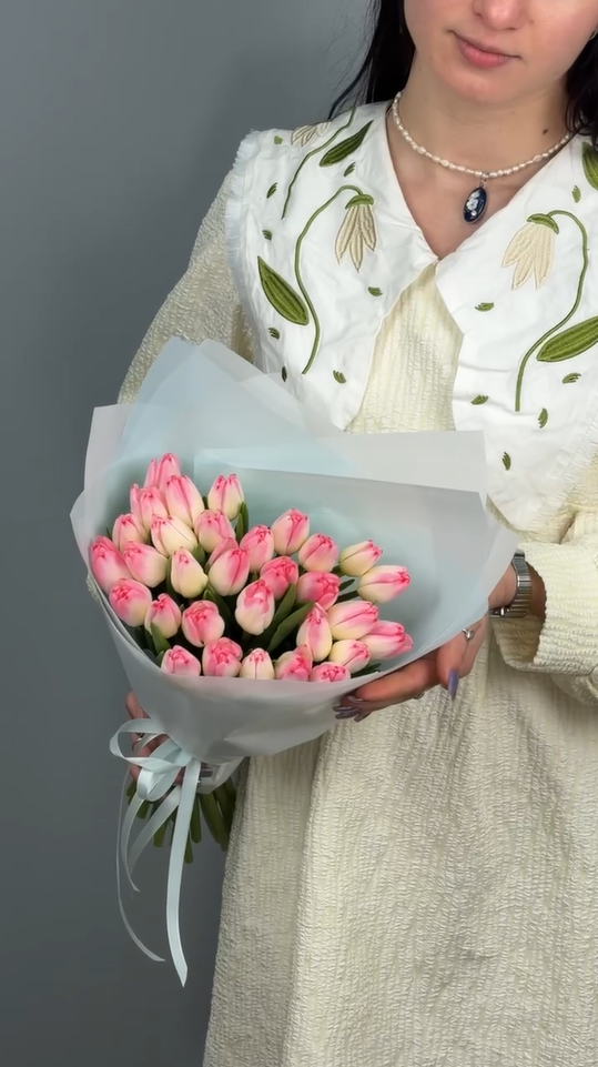 Букет из 31 розовых тюльпанов