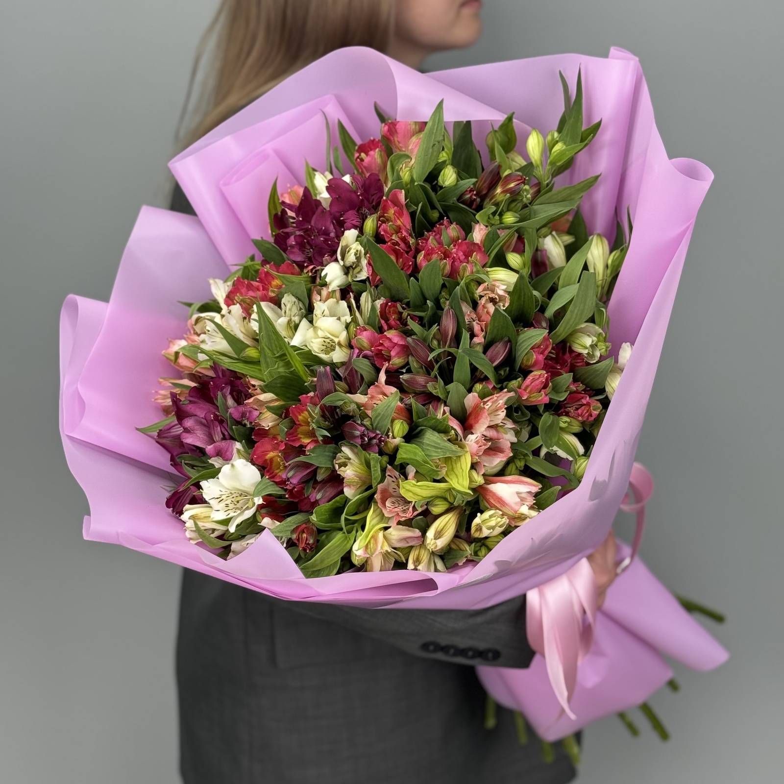 Букет из 41 альстромерий микс