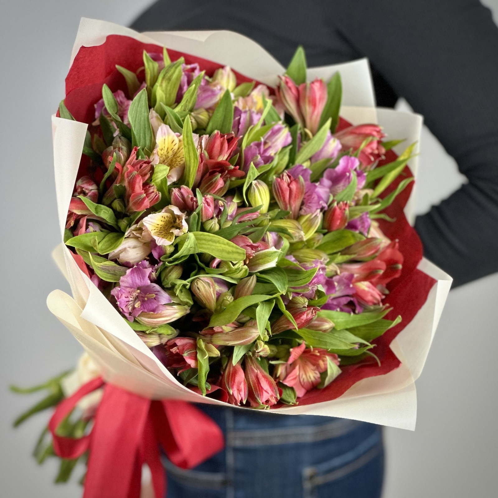 Букет из 25 альстромерий микс