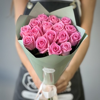 Букет из 15 розовой розы 50 см