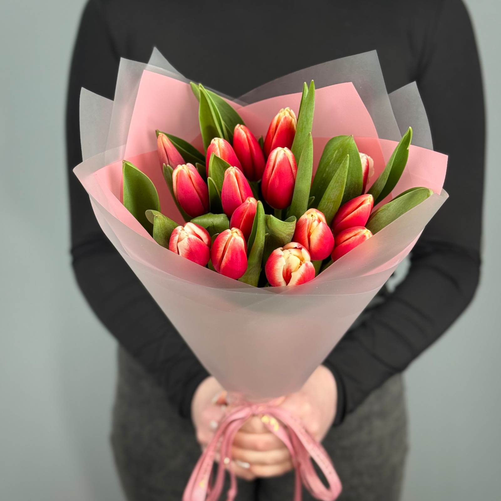 Букет из 15 красных тюльпанов
