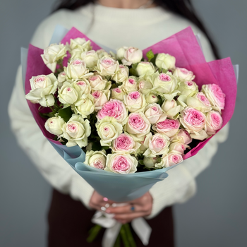 Букет из 15 кустовых пионовидных роз Джелатто