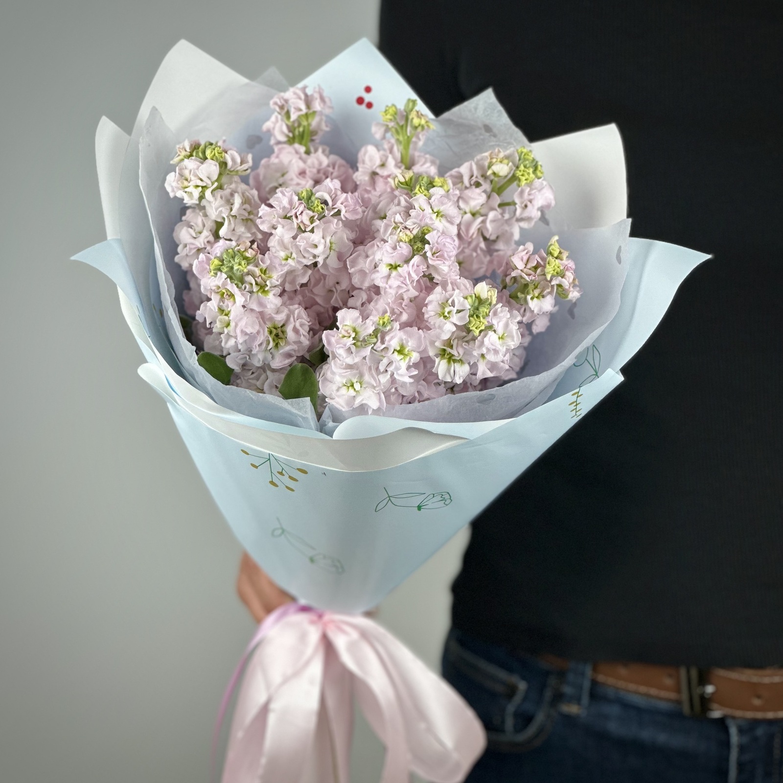 Букет из 11 розовых маттиол